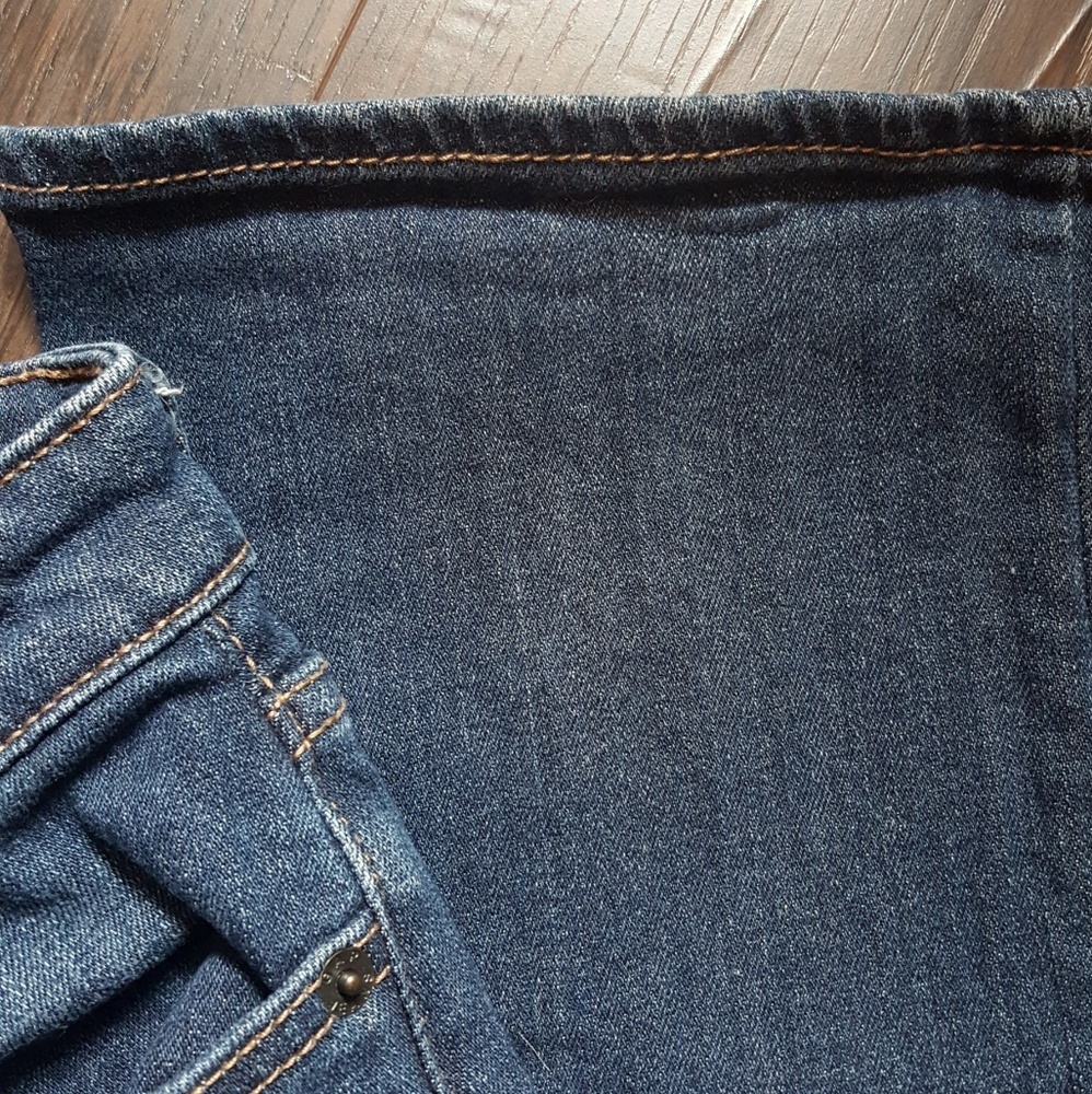 Gap Bootcut Size 0/24R Jeans in a Dark Wash - Picture 6 of 7